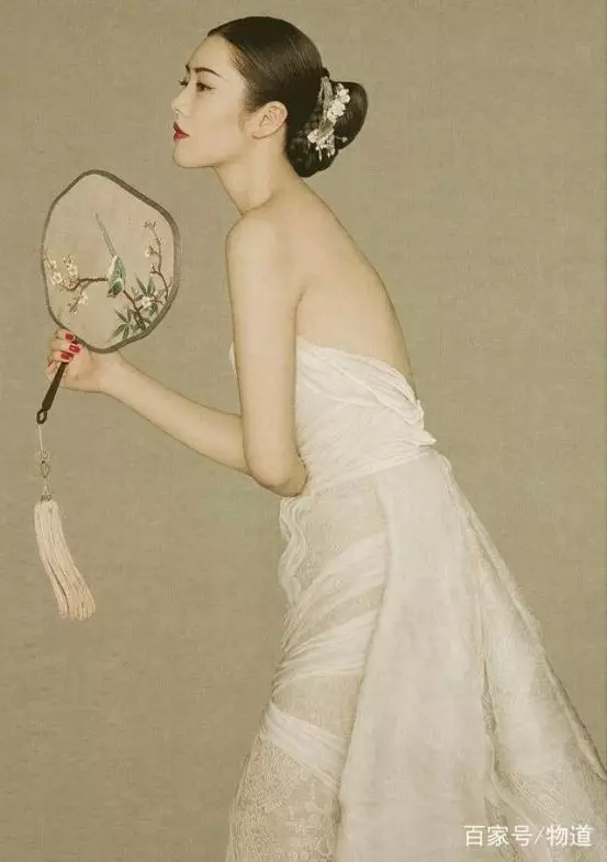 鏡頭前的花開花落，要等